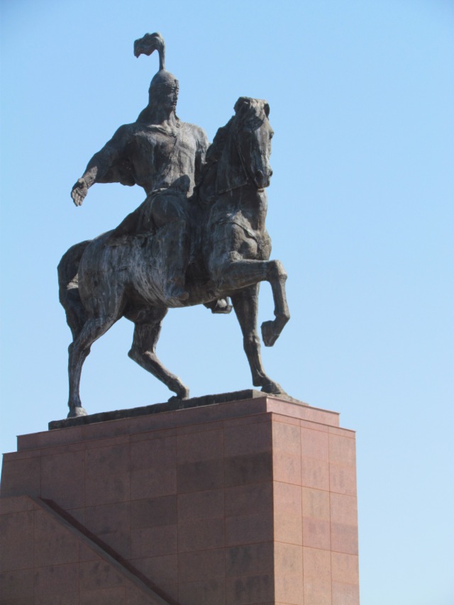 Manas_Monument_in_Bishkek